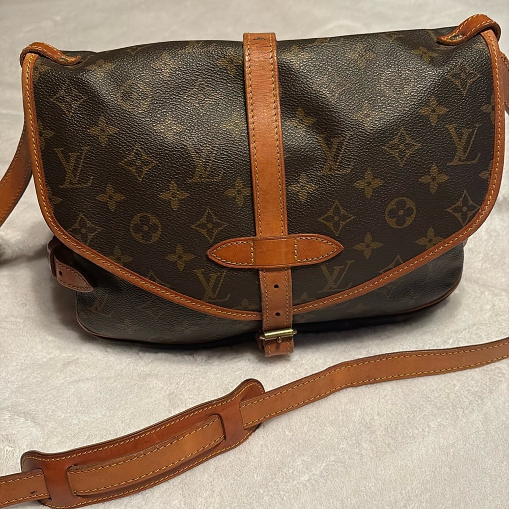 Beautiful Authentic Louis Vuitton Saumur.